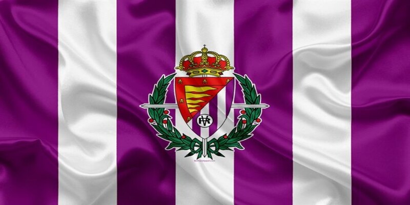 Real Valladolid khó khăn với trụ hạng